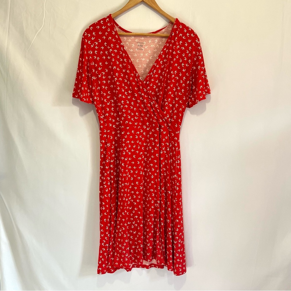 41 Hawthorn Vibrant Red Wrap-Style Dress - Women's Size M -  Soft & Slimming!